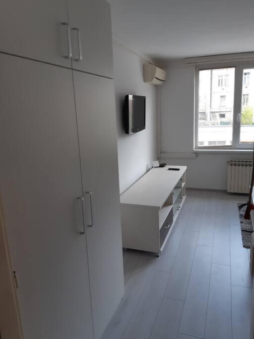 Centrally Located Studio, Close To Amenities * Sarajevo